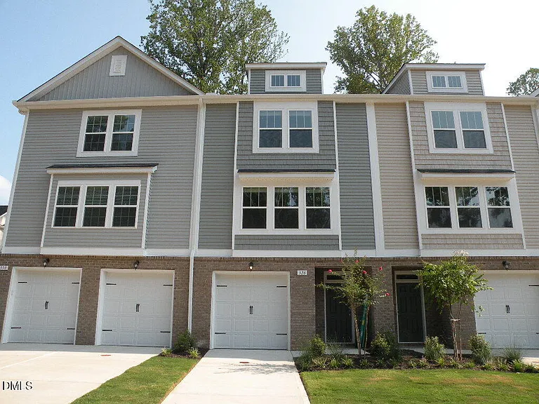 328 Page Square Dr — Photo 1