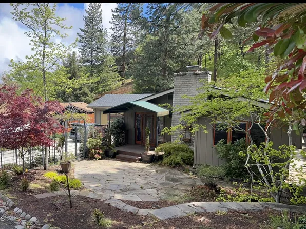802 Beach St, Ashland, OR 97520