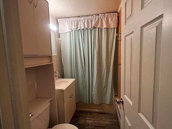 3rd image of 53 Glenwood Ave #1