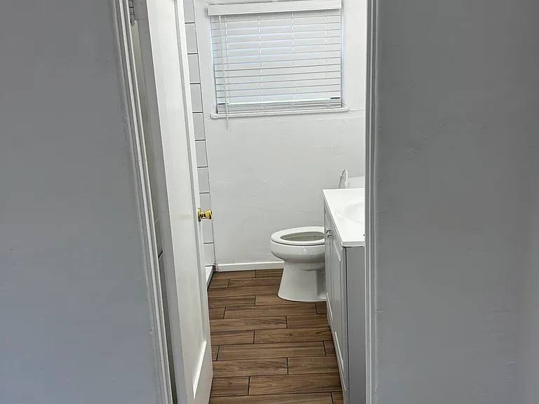 1370 N D St #105 — Photo 7