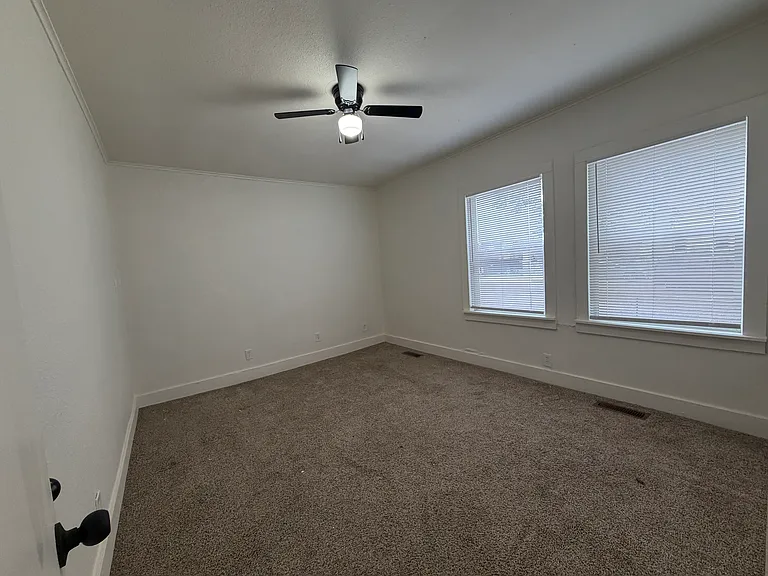 715 Asp Ave #7 — Photo 10