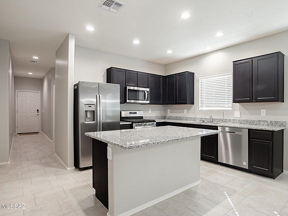3rd image of 10371 N Tenaza Ct