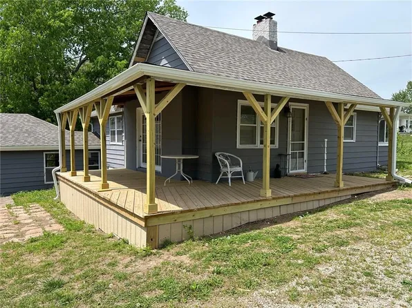 512 N Bly Rd, Independence, MO 64056