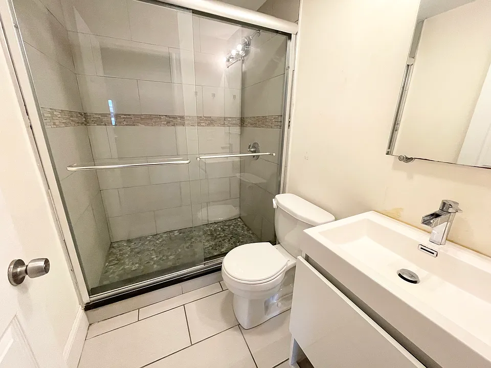11 Sunset St #1