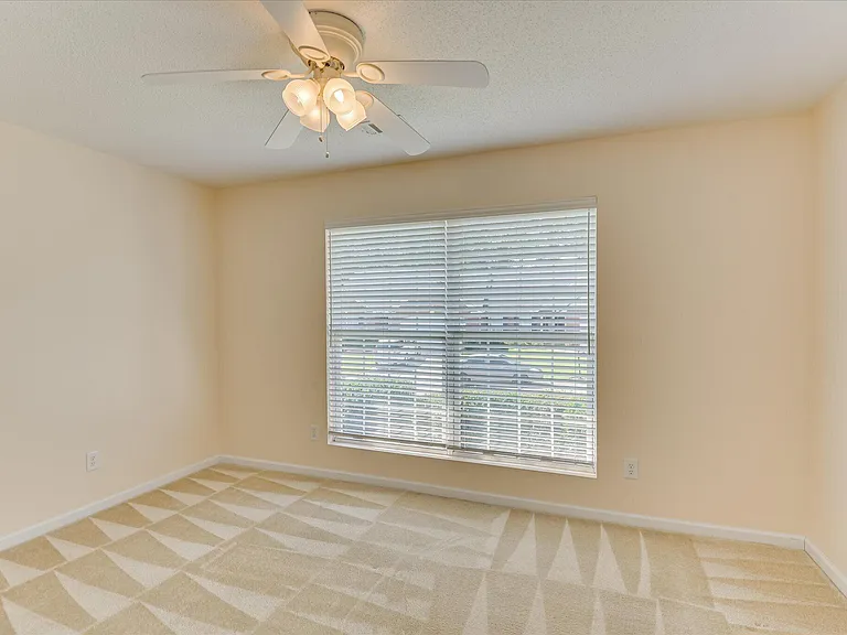 443 Surrey Park Dr SE — Photo 24