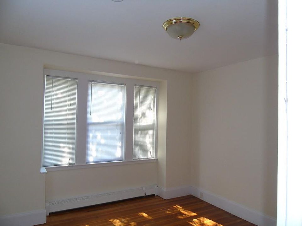 2nd image of 49 Holmes Rd #2