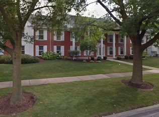 1146 Iroquois Ave #5, Naperville, IL 60563