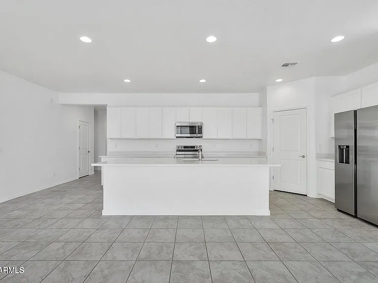 1135 E Westwood Dr — Photo 5