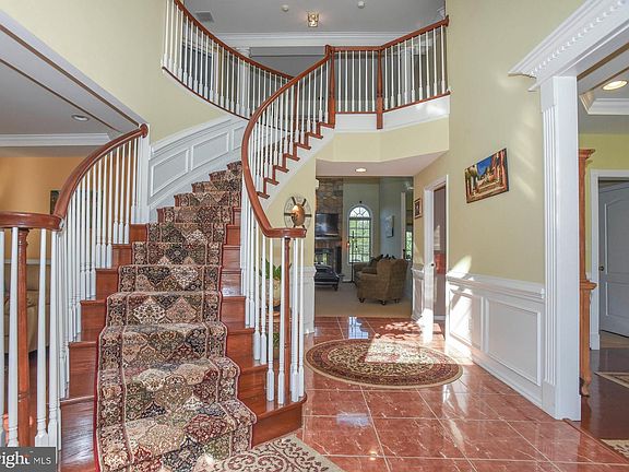 3rd image of 710 Parkman Dr