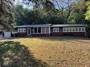 5020 Rockingham Rd, Davenport, IA 52802