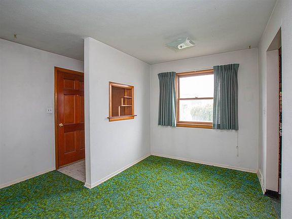 3rd image of 3523 E Jackson Ave