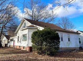 903 N Van Buren St, Litchfield, IL 62056