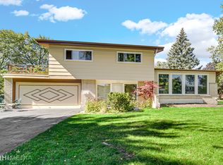 648 Fairway Dr, Glenview, IL