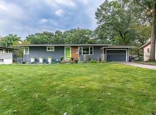 4500 Fairlane Dr NE, Cedar Rapids, IA 52402
