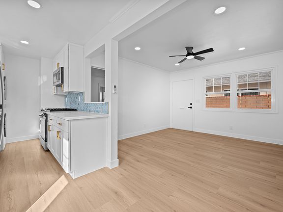 5th image of 868 Emerald St #872