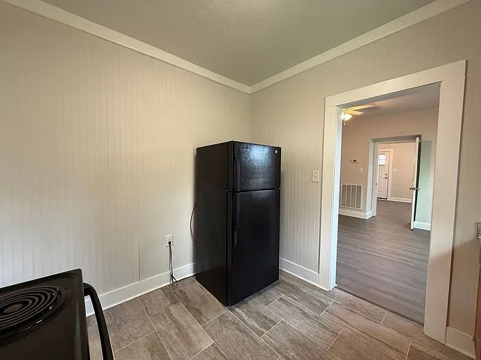 203 Morrison St #B — Photo 16