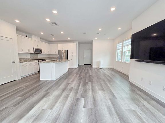4th image of 12060 Turnleaf Ave