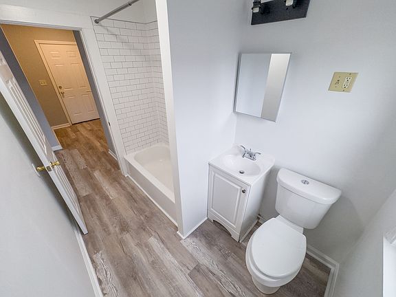 4th image of 428 Liberty St #44d40f4b4