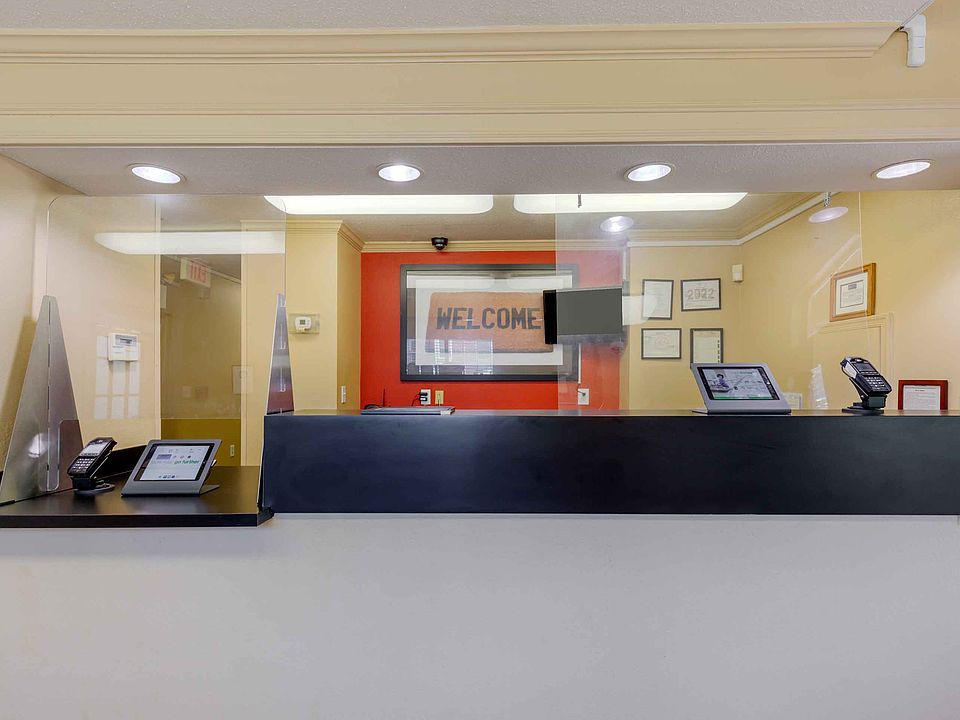 Lobby and Guest Check-in
