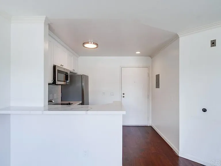 3950 Cleveland Ave #215 — Photo 8