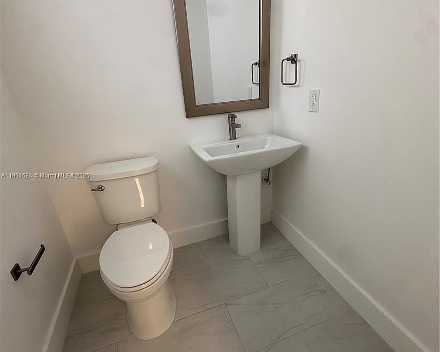 1st image of 798 Crandon Blvd #79838C