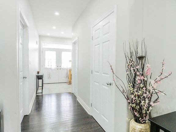 4th image of 1701 Executive Ave