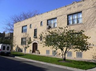 2324 W Cornelia Ave #1E, Chicago, IL 60618