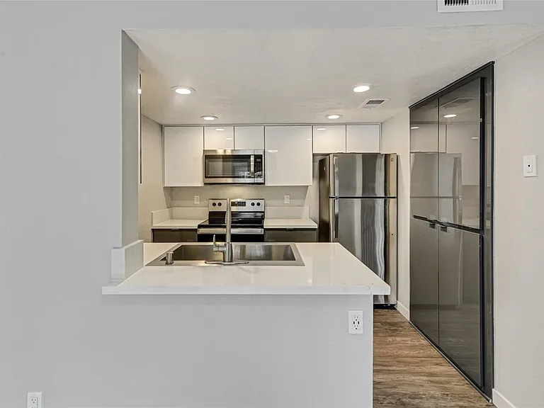 Corona Pointe Resort — Photo 32