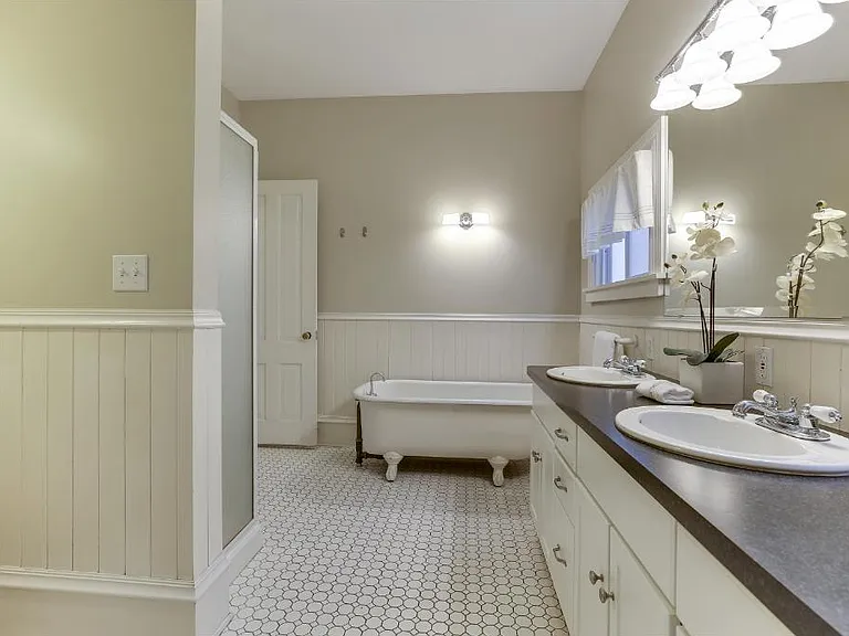 1601 Dupont Ave N #1 — Photo 13
