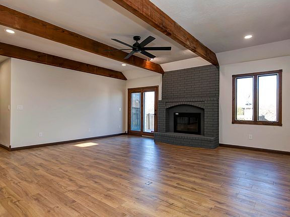 5th image of 805 W Briarwood Lane