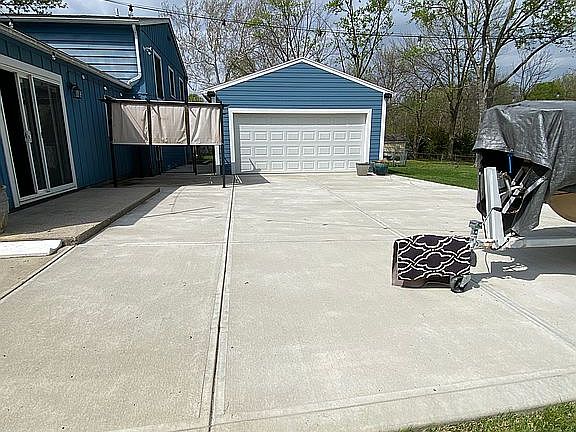 3rd image of 238 Westlea Dr