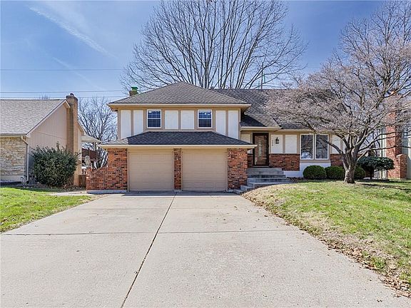 2nd image of 714 SW Murray Rd