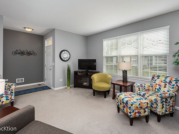 3rd image of 16444 Crescent Lake Dr