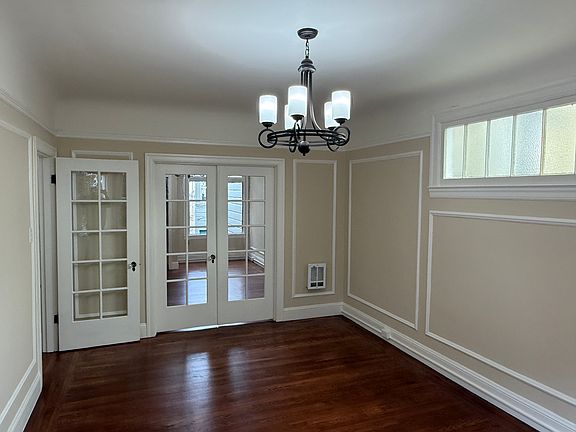 2nd image of 677 Oak St APT 12