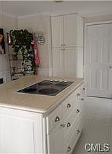 Pots, pans, etc. included