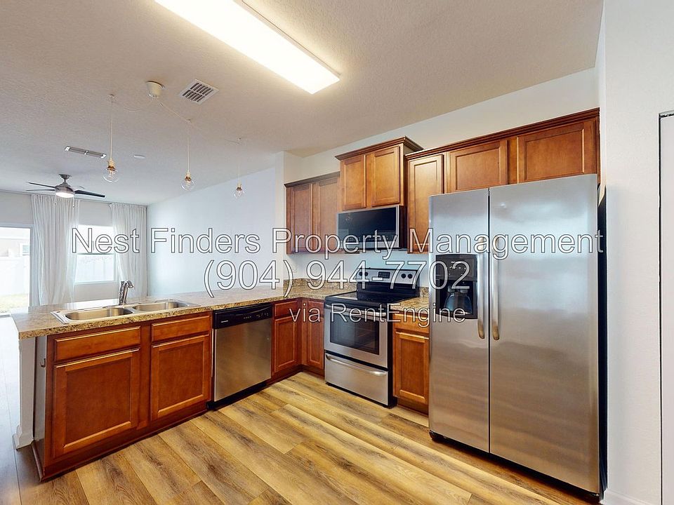 1st image of 72 Whitland Way