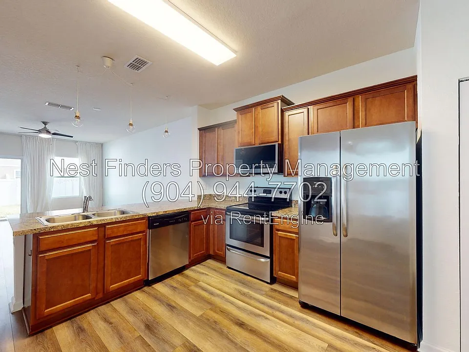 72 Whitland Way