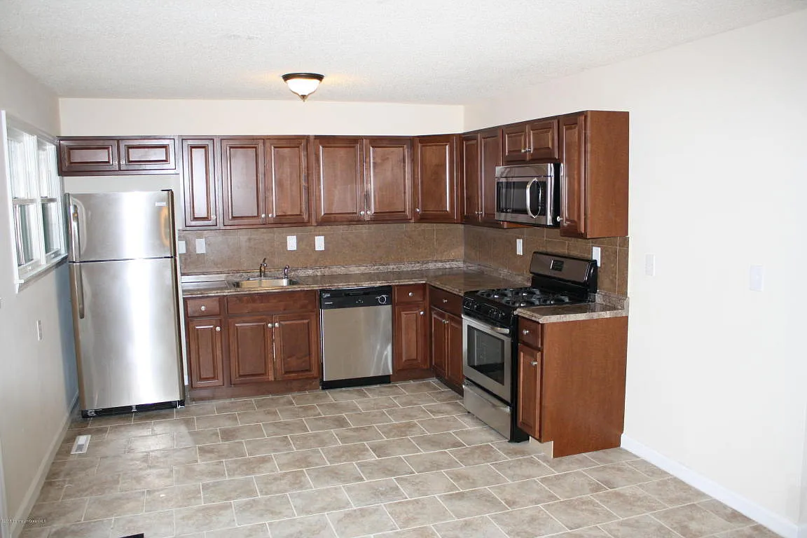 403 Albright Ave photo 1