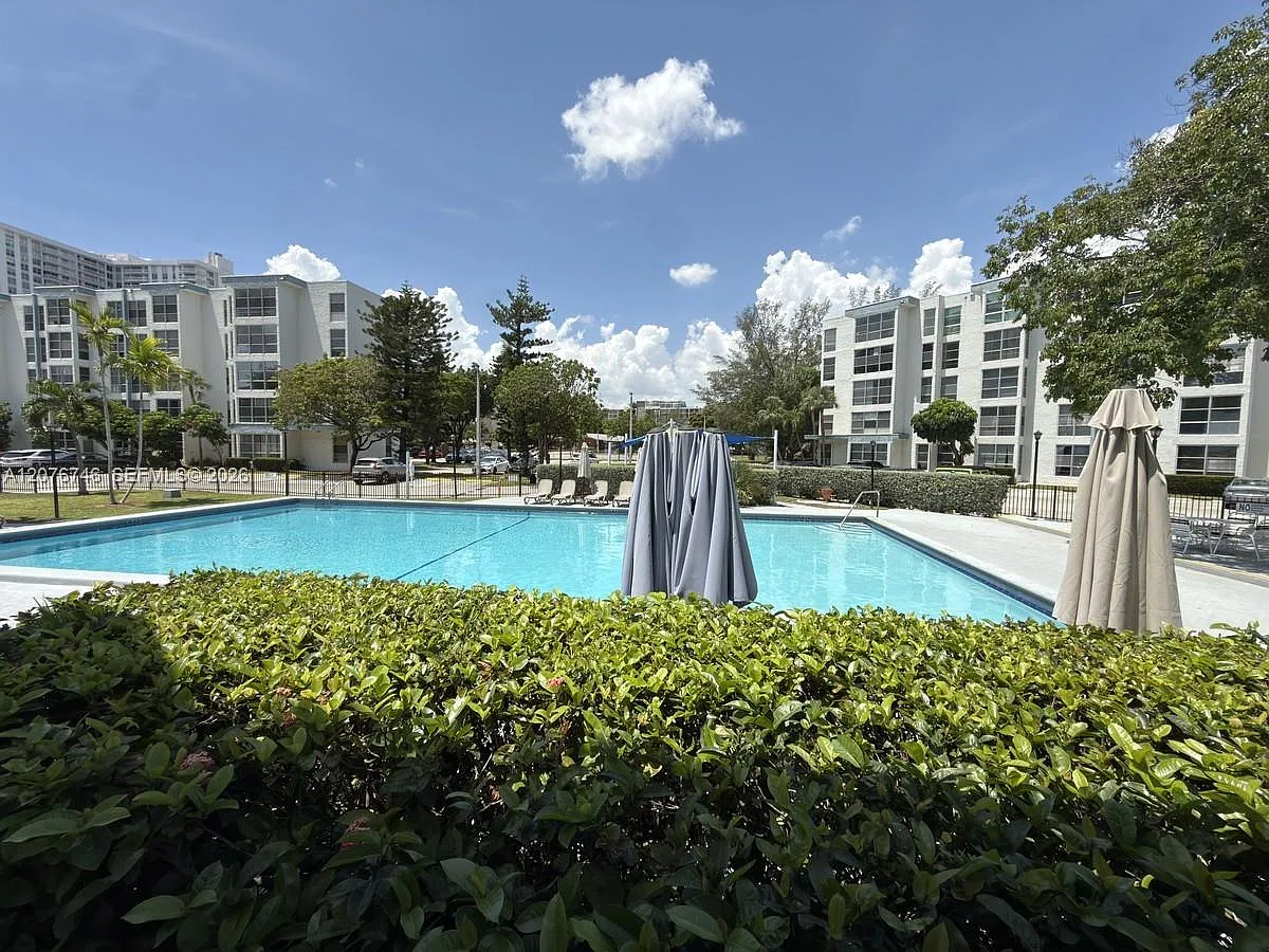 Avila Condo — Photo 1