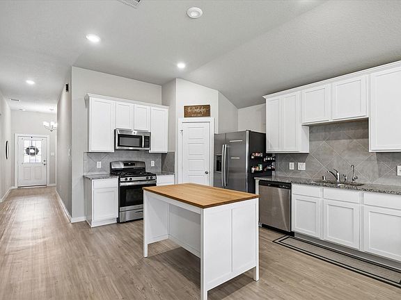 4th image of 249 Rustic Ridge Cir