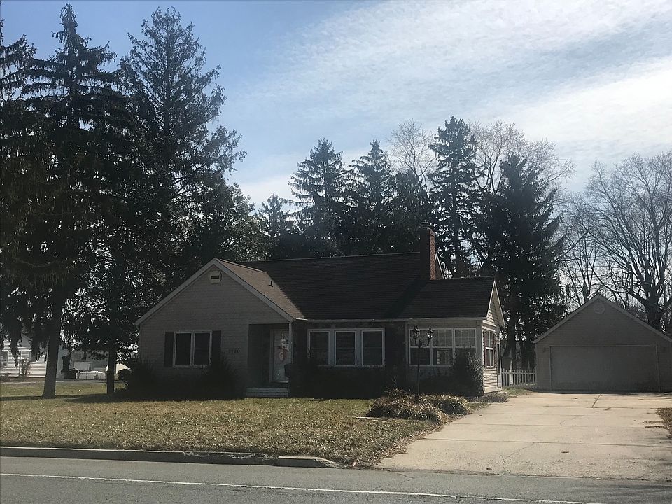 2nd image of 1120 E Division St