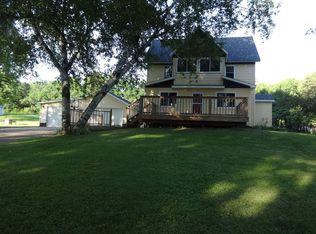 121 Malin St, Genoa, WI 54632