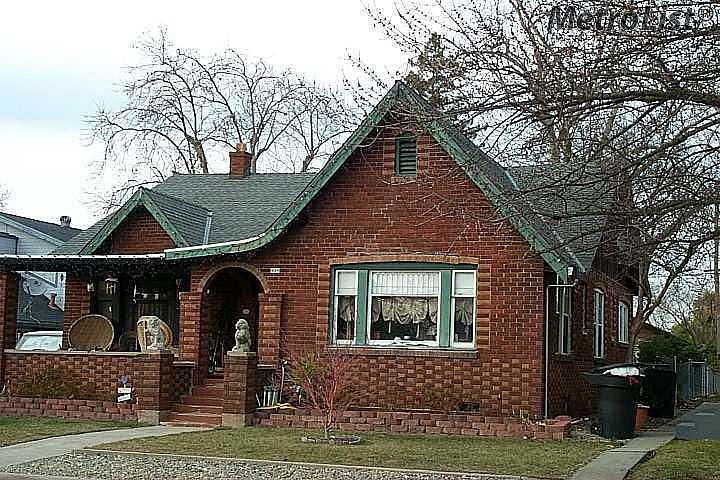 1st image of 620 Pleasant St