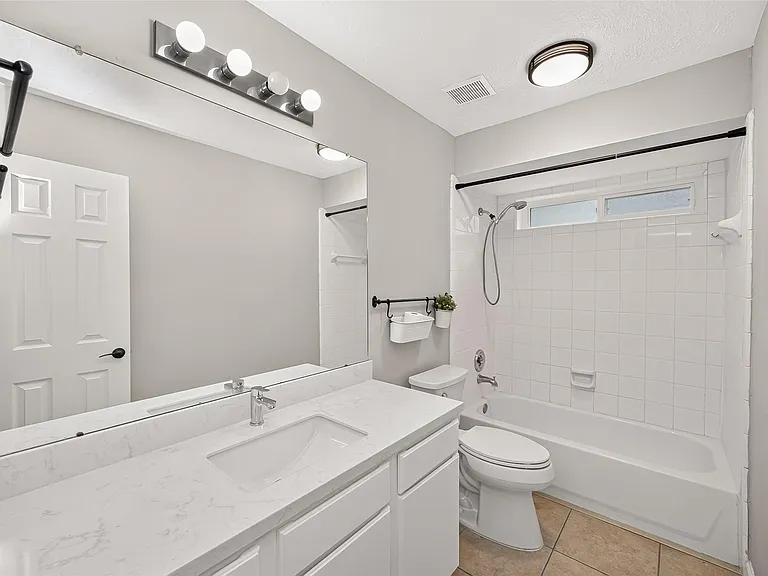 1810 Ashton Village Dr — Photo 22