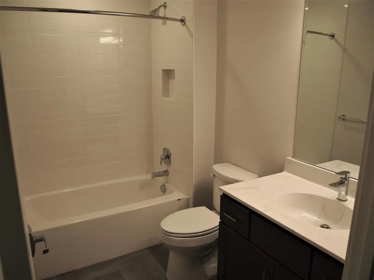 2 bed, $1,825 — Photo 3