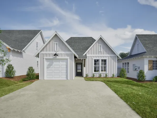 1055 Woodland Ln, Opelika, AL 36801