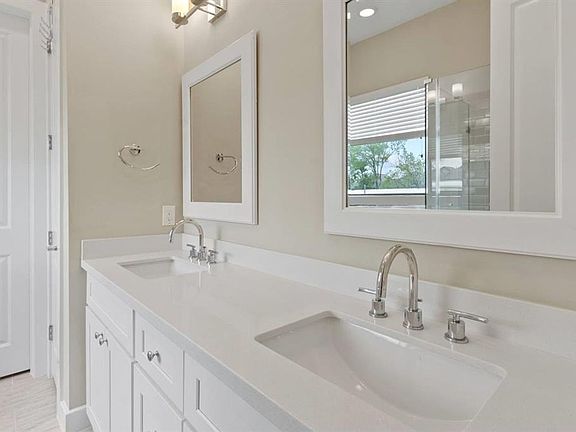 5th image of 5816 Gardendale Dr Unit B