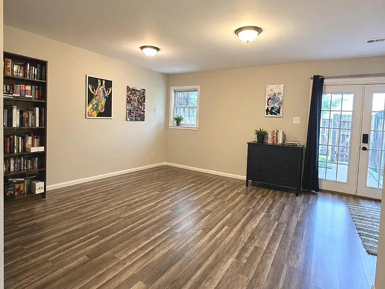 2037 S Glebe Rd — Photo 21