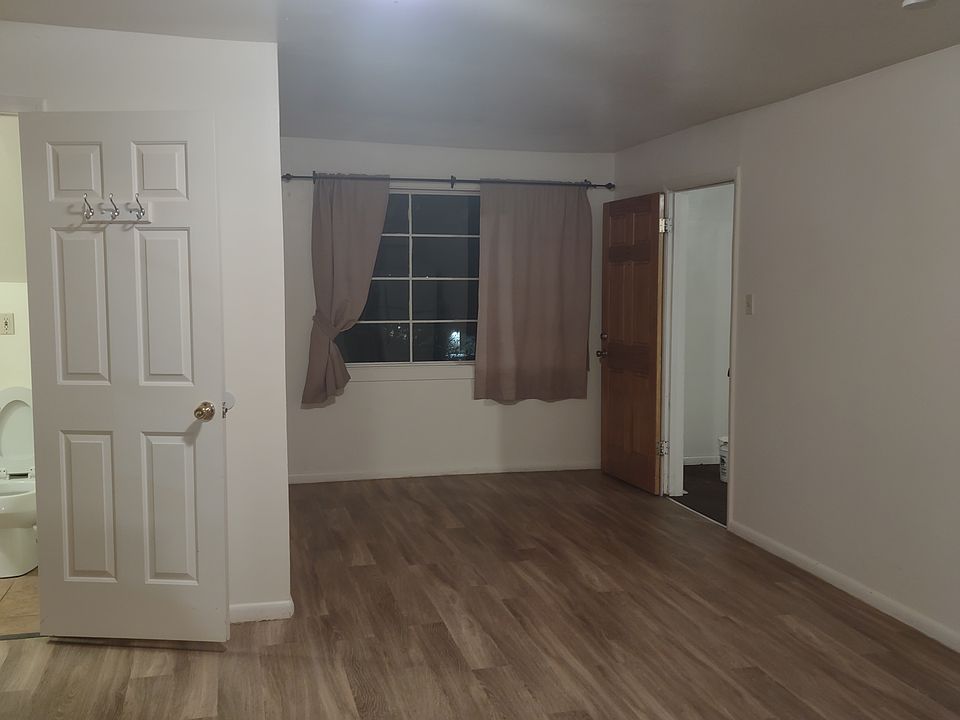 1st image of 406 E Birch Ave #5