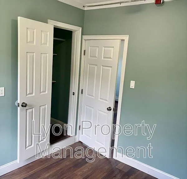 1 Grant Ave #2R — Photo 5
